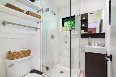 Casa en alquiler en Hallandale Beach, Florida, 4 dormitorios, 306.58 m2 № 1692096 - foto 30