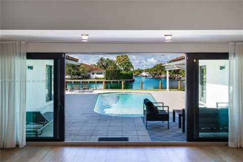 Casa en alquiler en Hallandale Beach, Florida, 4 dormitorios, 306.58 m2 № 1692096 - foto 5