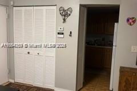 Condo in Miramar, Florida, 1 bedroom  № 1892802 - photo 7