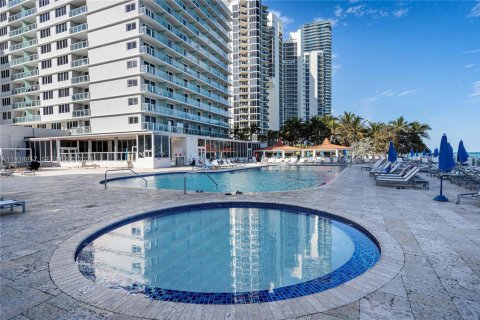Copropriété à vendre à Sunny Isles Beach, Floride: 33.44 m2 № 1997528 - photo 15