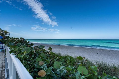 Copropriété à vendre à Sunny Isles Beach, Floride: 33.44 m2 № 1997528 - photo 12