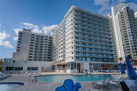 Copropriété à vendre à Sunny Isles Beach, Floride: 33.44 m2 № 1997528 - photo 13