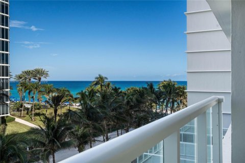 Copropriété à vendre à Sunny Isles Beach, Floride: 33.44 m2 № 1997528 - photo 1