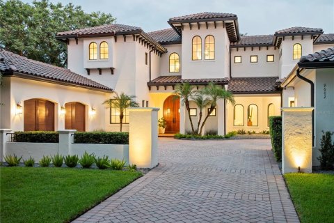 Casa en venta en Orlando, Florida, 5 dormitorios, 576.55 m2 № 1910120 - foto 2