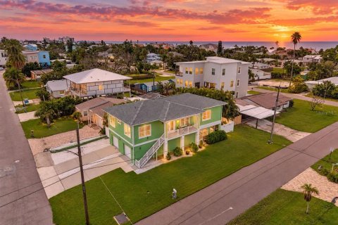 Casa en venta en Redington Beach, Florida, 3 dormitorios, 150.87 m2 № 2384118 - foto 2
