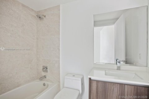 Condo in Miami, Florida, 2 bedrooms  № 1953208 - photo 11
