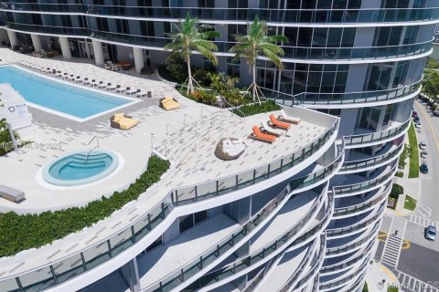 Condo in Miami, Florida, 2 bedrooms  № 1953208 - photo 17