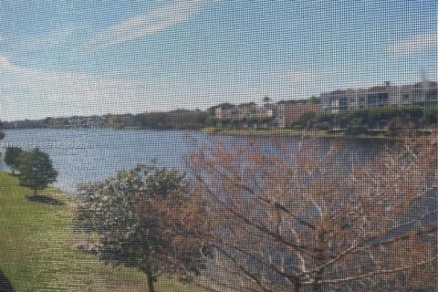 Copropriété à vendre à Tamarac, Floride: 2 chambres, 164.62 m2 № 1995660 - photo 4