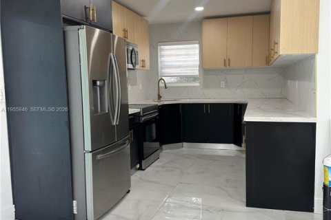 Casa en alquiler en Hollywood, Florida, 3 dormitorios, 122.17 m2 № 2011913 - foto 8