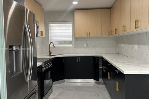 Casa en alquiler en Hollywood, Florida, 3 dormitorios, 122.17 m2 № 2011913 - foto 7
