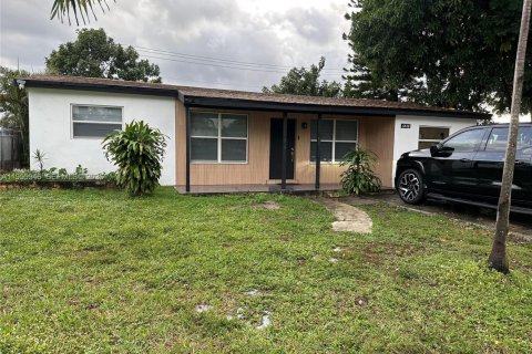 Casa en alquiler en Hollywood, Florida, 3 dormitorios, 122.17 m2 № 2011913 - foto 2