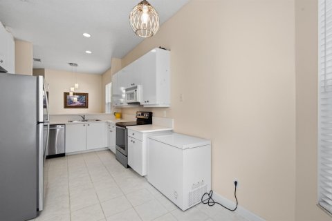 House in Port St. Lucie, Florida 3 bedrooms, 131.09 sq.m. № 2423489 - photo 29