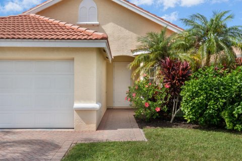 House in Port St. Lucie, Florida 3 bedrooms, 131.09 sq.m. № 2423489 - photo 13