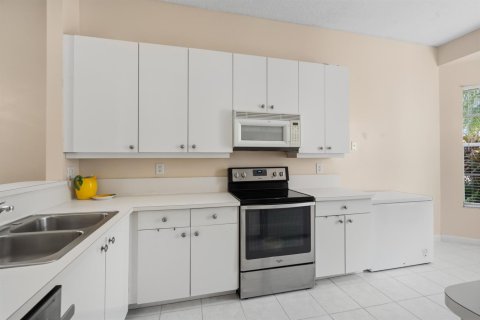 House in Port St. Lucie, Florida 3 bedrooms, 131.09 sq.m. № 2423489 - photo 27