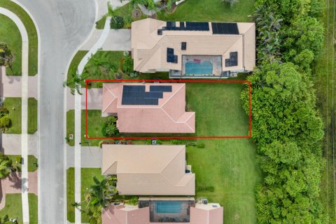 House in Port St. Lucie, Florida 3 bedrooms, 131.09 sq.m. № 2423489 - photo 2