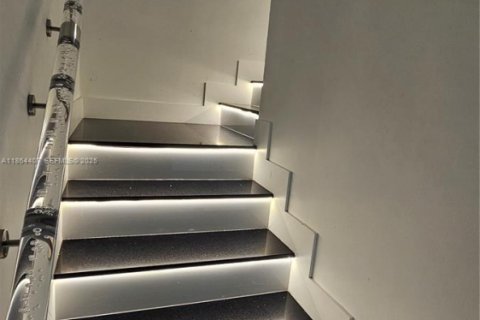 Condominio en alquiler en Miami, Florida, 3 dormitorios, 135.54 m2 № 2036551 - foto 14