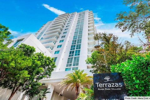 Condominio en Miami, Florida, 3 dormitorios  № 2036551