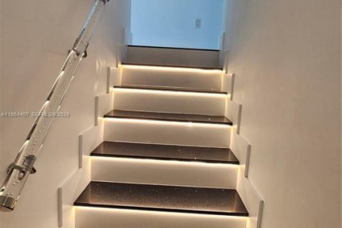 Condominio en alquiler en Miami, Florida, 3 dormitorios, 135.54 m2 № 2036551 - foto 13