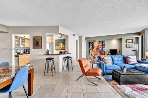 Condo in Aventura, Florida, 1 bedroom  № 1684279 - photo 7