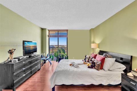 Condo in Aventura, Florida, 1 bedroom  № 1684279 - photo 23