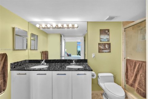 Condo in Aventura, Florida, 1 bedroom  № 1684279 - photo 26