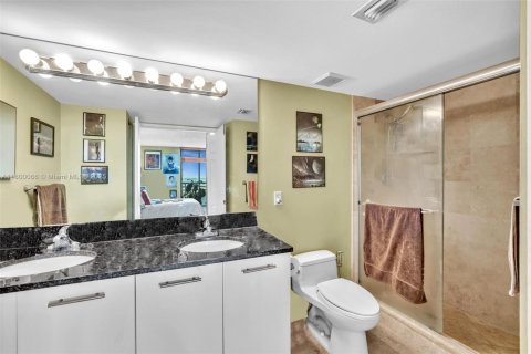 Condo in Aventura, Florida, 1 bedroom  № 1684279 - photo 27