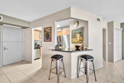 Condo in Aventura, Florida, 1 bedroom  № 1684279 - photo 16