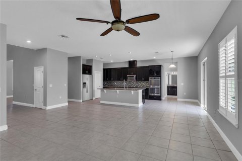 House in Orlando, Florida 6 bedrooms, 503.81 sq.m. № 1716784 - photo 25