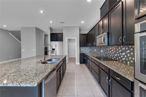 House in Orlando, Florida 6 bedrooms, 503.81 sq.m. № 1716784 - photo 30