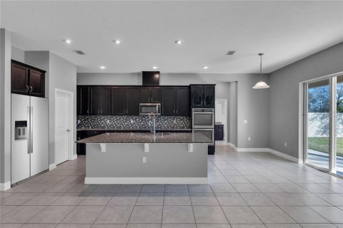 House in Orlando, Florida 6 bedrooms, 503.81 sq.m. № 1716784 - photo 24