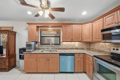 House in Delray Beach, Florida 2 bedrooms, 128.95 sq.m. № 2182980 - photo 13