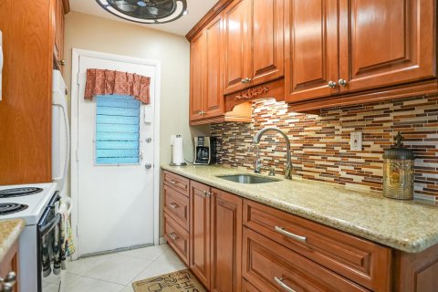 Condominio en venta en Miami, Florida, 1 dormitorio, 63.92 m2 № 2146187 - foto 12