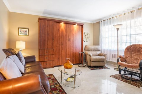 Condominio en venta en Miami, Florida, 1 dormitorio, 63.92 m2 № 2146187 - foto 10
