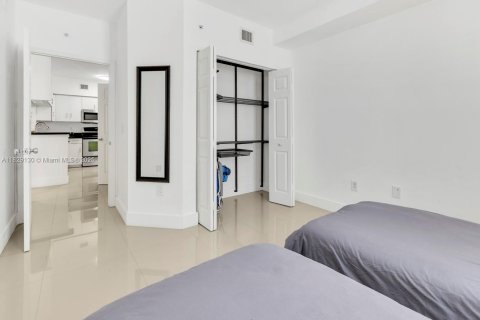 Condominio en venta en Sunny Isles Beach, Florida, 2 dormitorios, 95.13 m2 № 1978725 - foto 24