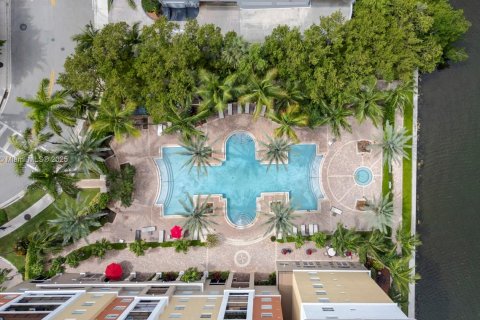 Condominio en venta en Sunny Isles Beach, Florida, 2 dormitorios, 95.13 m2 № 1978725 - foto 3
