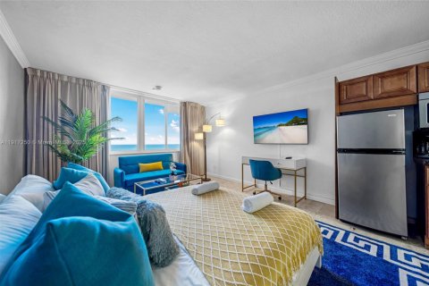Condo in Sunny Isles Beach, Florida, 1 bedroom  № 1972086 - photo 7