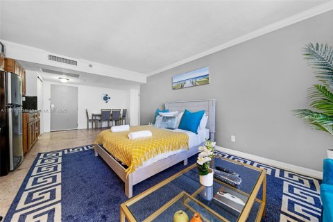 Condo in Sunny Isles Beach, Florida, 1 bedroom  № 1972086 - photo 11