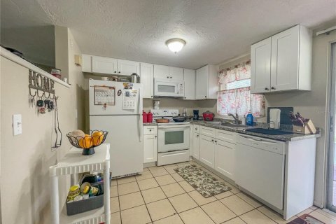 Casa en alquiler en Beverly Hills, Florida, 2 dormitorios, 82.5 m2 № 2347282 - foto 14