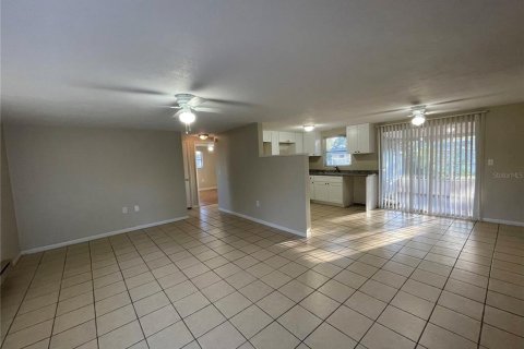 Casa en alquiler en Beverly Hills, Florida, 2 dormitorios, 82.5 m2 № 2347282 - foto 3