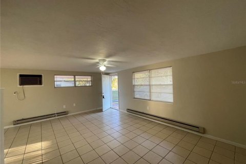 Casa en alquiler en Beverly Hills, Florida, 2 dormitorios, 82.5 m2 № 2347282 - foto 8