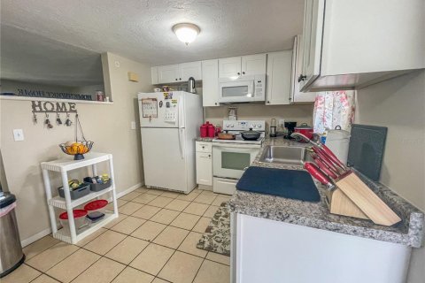 Casa en alquiler en Beverly Hills, Florida, 2 dormitorios, 82.5 m2 № 2347282 - foto 12
