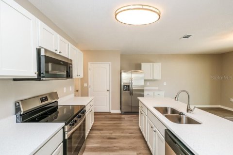 Villa ou maison à louer à Riverview, Floride: 4 chambres, 193.79 m2 № 2100385 - photo 7