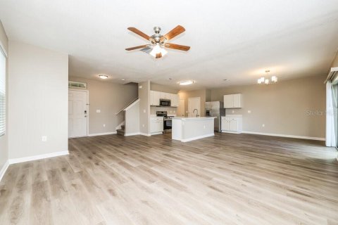 Villa ou maison à louer à Riverview, Floride: 4 chambres, 193.79 m2 № 2100385 - photo 4