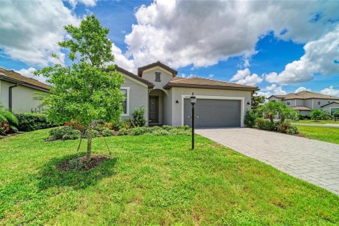 House in Bradenton, Florida 3 bedrooms, 204.57 sq.m. № 2211330 - photo 3