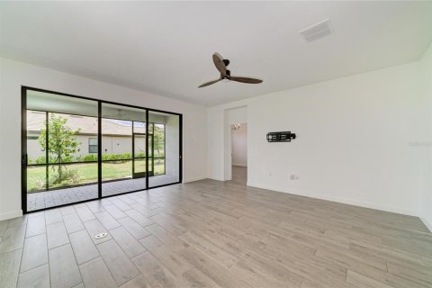 House in Bradenton, Florida 3 bedrooms, 204.57 sq.m. № 2211330 - photo 24