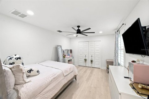 Купить виллу или дом в Ленд-о-Лейкс, Флорида 9 комнат, 308.06м2, № 2308493 - фото 23