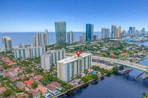 Condo à Sunny Isles Beach, Floride, 2 chambres  № 2362987