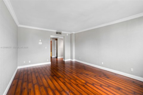Купить кондоминиум в Санни-Айлс-Бич, Флорида 2 спальни, 141.68м2, № 2362987 - фото 20