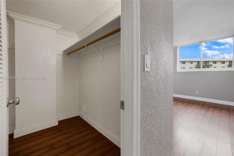 Купить кондоминиум в Санни-Айлс-Бич, Флорида 2 спальни, 141.68м2, № 2362987 - фото 17