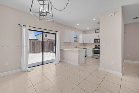 Adosado en venta en Miami, Florida, 3 dormitorios, 133.87 m2 № 1871859 - foto 9